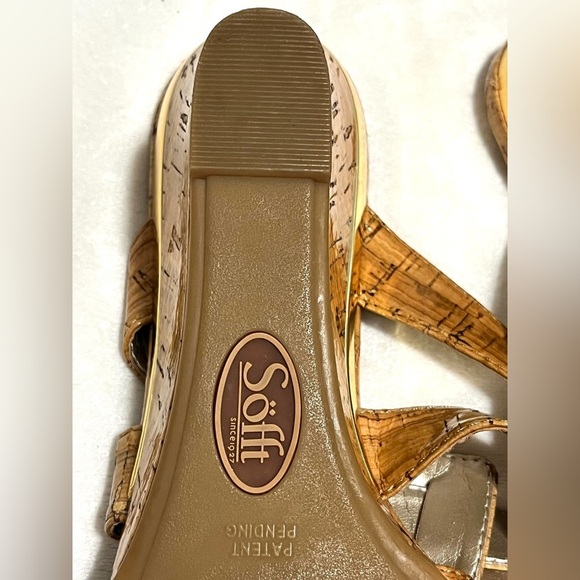 Sofft Women's Tan 2.5 inch High Heeled Shiny Cork Upper Sandals Size 8.5 - Picture 15 of 16